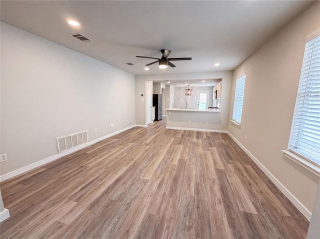 1076 Shadow Creek BLVD, Buda, TX 78610
