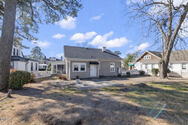 604 W Divine Street, Dunn, NC 28334