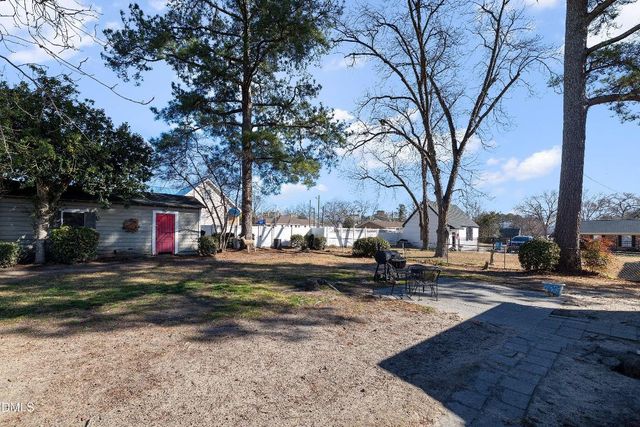 604 W Divine Street, Dunn, NC 28334