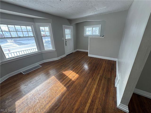 26931 Shoreview Avenue, Euclid, OH 44132