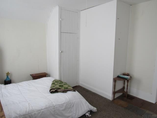 413 E Delaware Street, Manchester, IA 52057