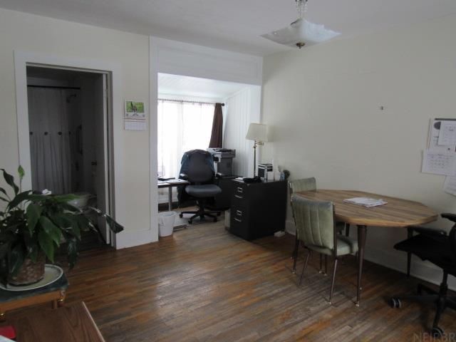 413 E Delaware Street, Manchester, IA 52057