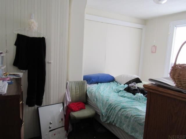 413 E Delaware Street, Manchester, IA 52057