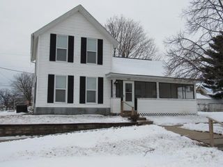 413 E Delaware Street, Manchester, IA 52057