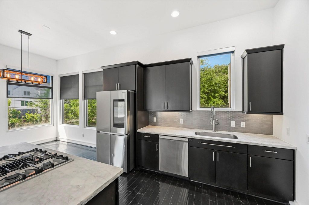 Image 12 of property listing at 5228 Maxie Street A, Houston, TX 77007