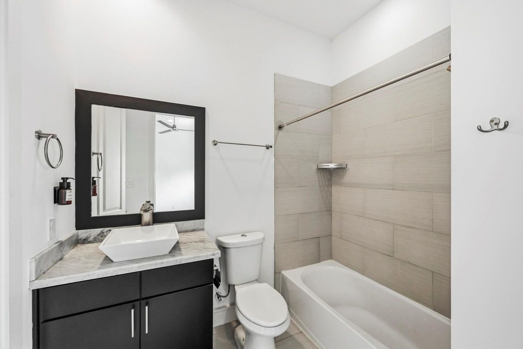 Image 20 of property listing at 5228 Maxie Street A, Houston, TX 77007