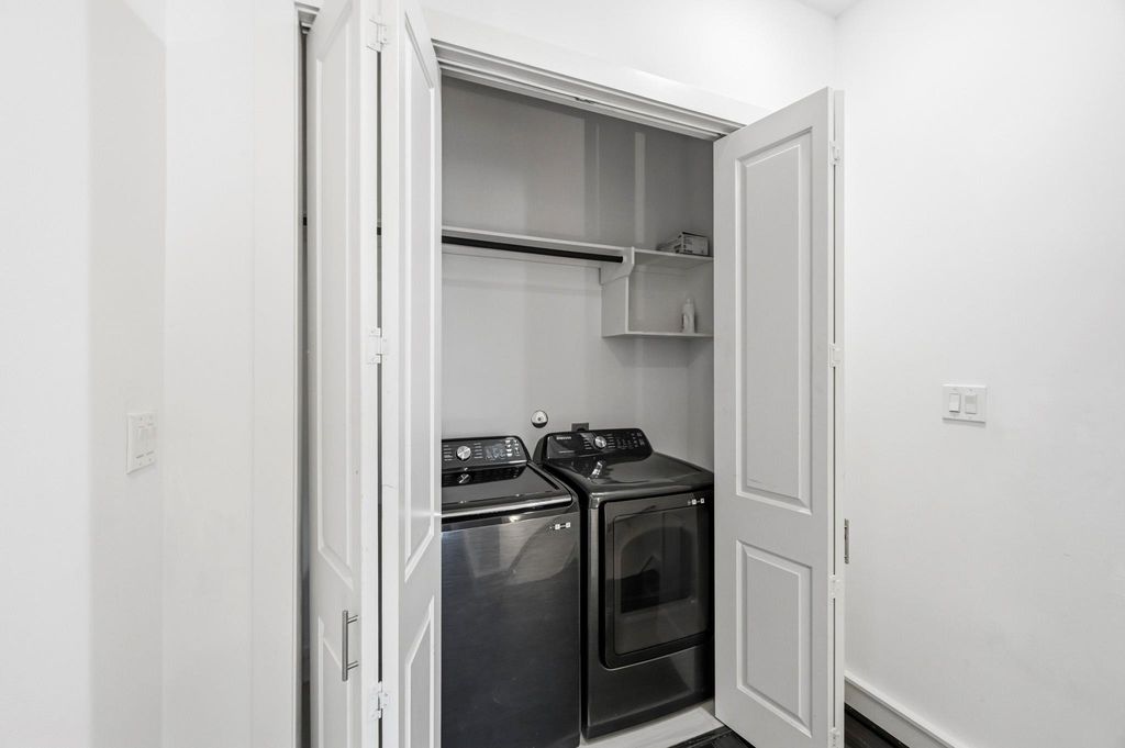 Image 21 of property listing at 5228 Maxie Street A, Houston, TX 77007
