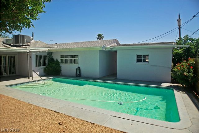 1056 East Oakey Boulevard, Las Vegas, NV 89104