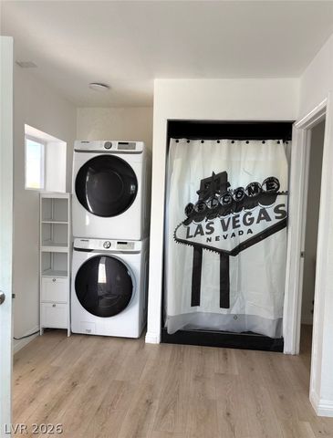 1056 East Oakey Boulevard, Las Vegas, NV 89104