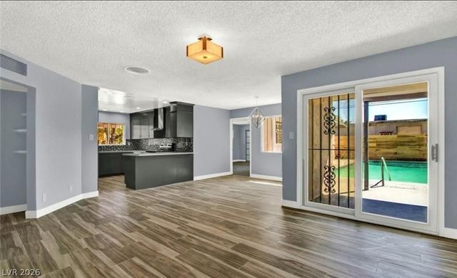 1056 East Oakey Boulevard, Las Vegas, NV 89104