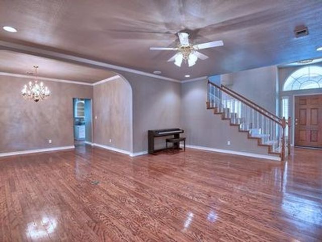335 Saddle Club Dr, Kerrville, TX 78028