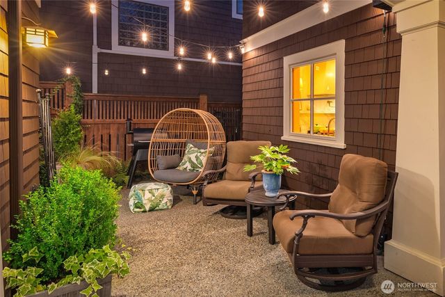 208 Waverly Way, Kirkland, WA 98033
