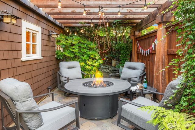 208 Waverly Way, Kirkland, WA 98033