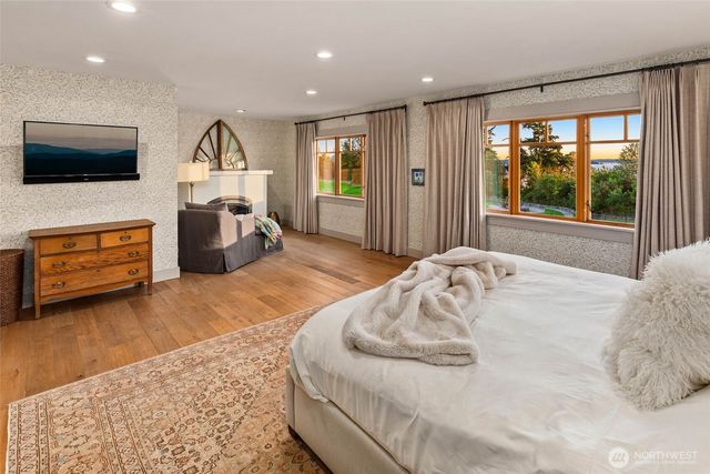 208 Waverly Way, Kirkland, WA 98033