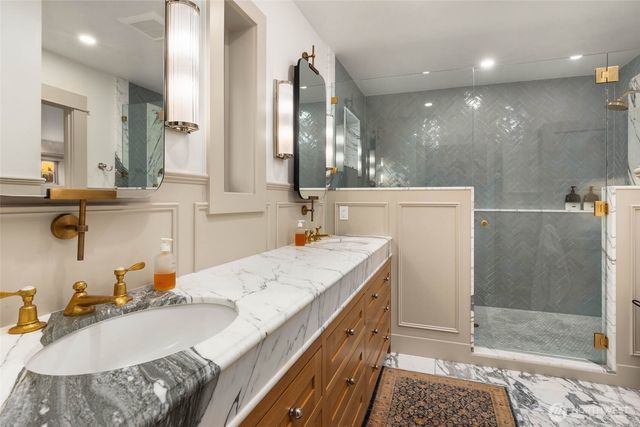 208 Waverly Way, Kirkland, WA 98033