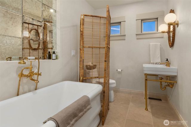 208 Waverly Way, Kirkland, WA 98033