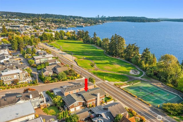 208 Waverly Way, Kirkland, WA 98033
