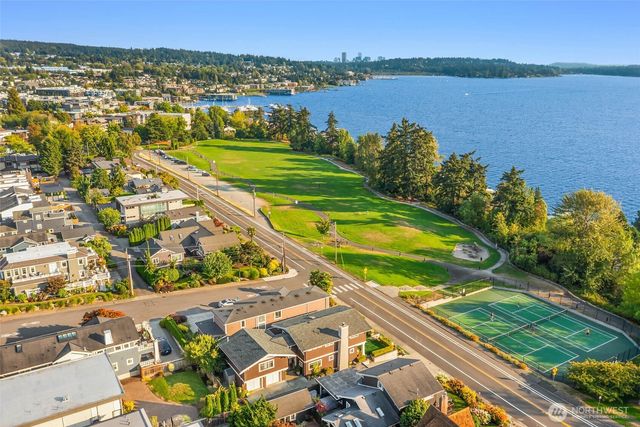 208 Waverly Way, Kirkland, WA 98033