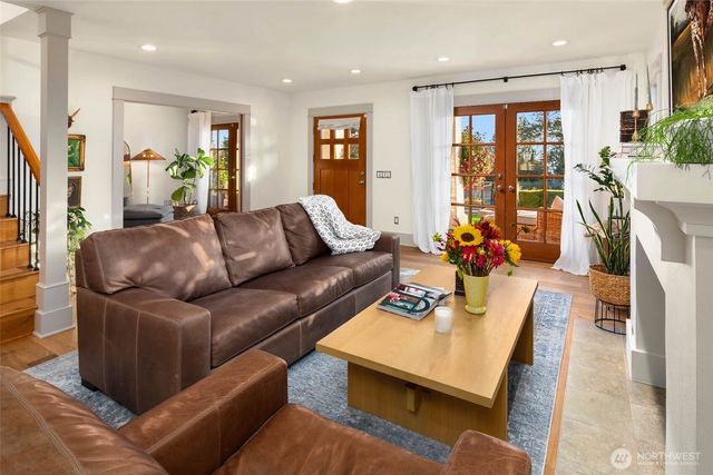 208 Waverly Way, Kirkland, WA 98033