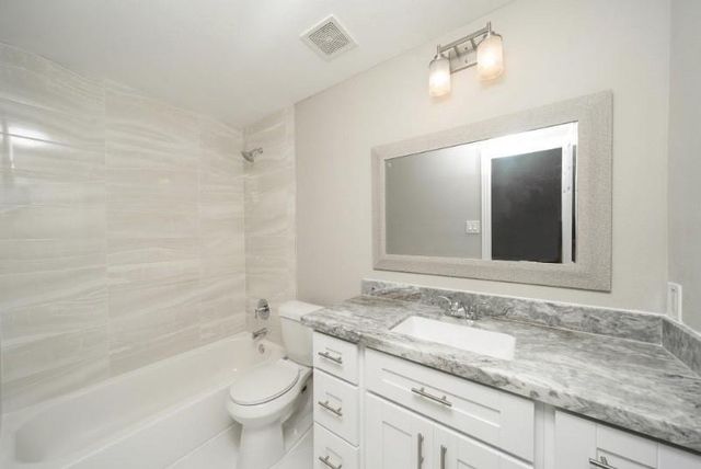 13911 Briar Place Drive, Houston, TX 77077