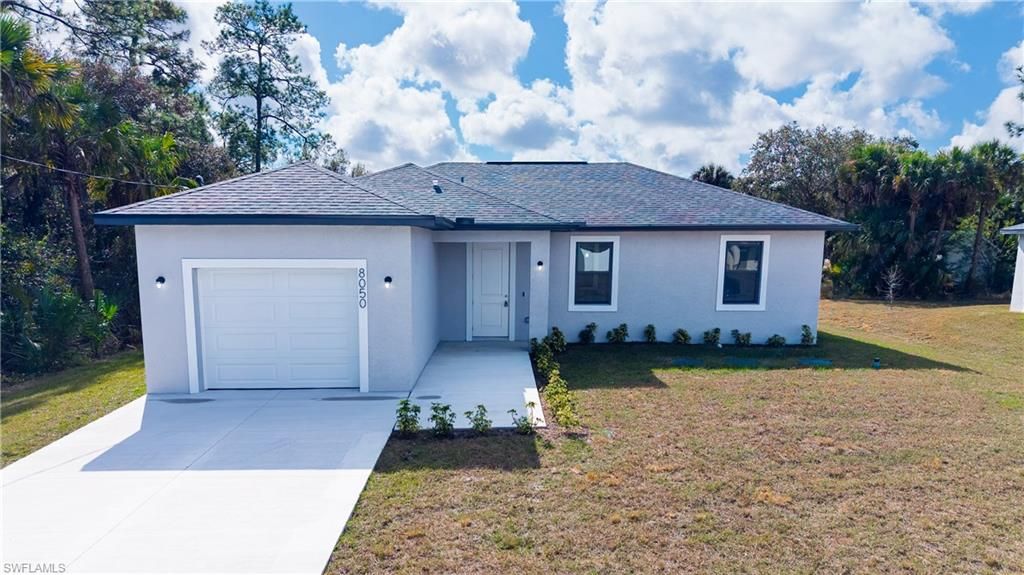 8050 Sherwood CIR, LABELLE, FL 33935 — exterior