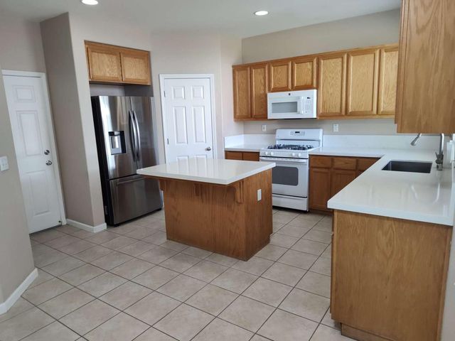1153 Powell Ct, Tracy, CA 95304