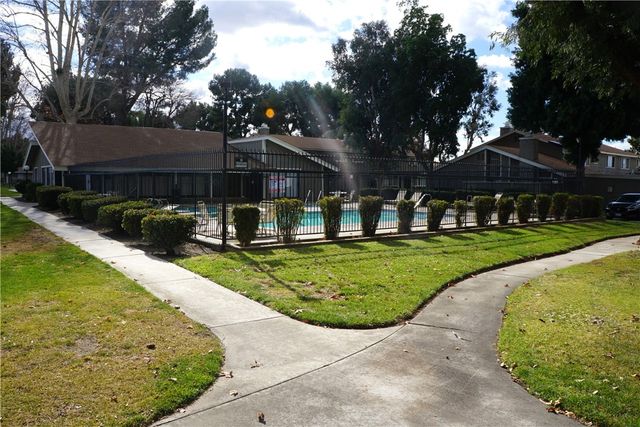 2061 W Redlands, Redlands, CA 92373