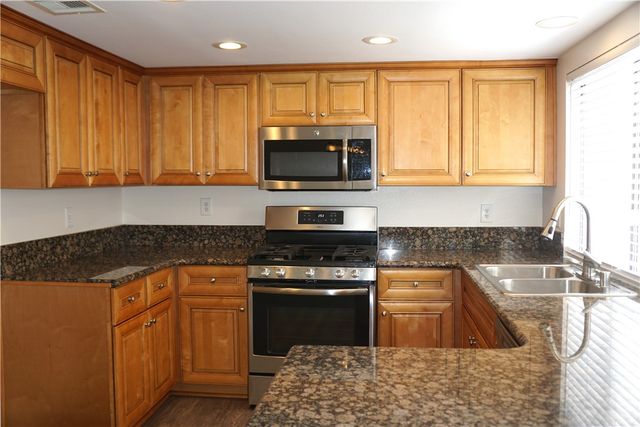 2061 W Redlands, Redlands, CA 92373