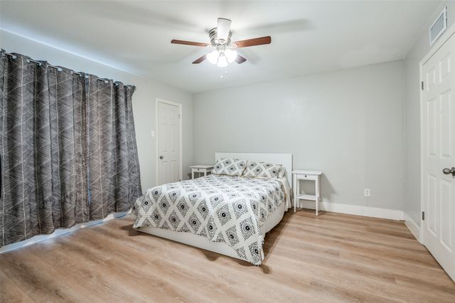 5840 Spring Valley Road 802, Dallas, TX 75254