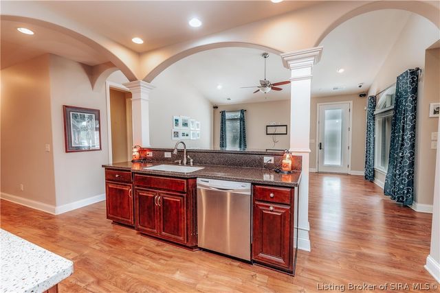 3707 Riverwalk Court, Jeffersonville, IN 47130