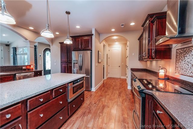 3707 Riverwalk Court, Jeffersonville, IN 47130