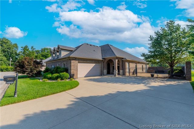 3707 Riverwalk Court, Jeffersonville, IN 47130