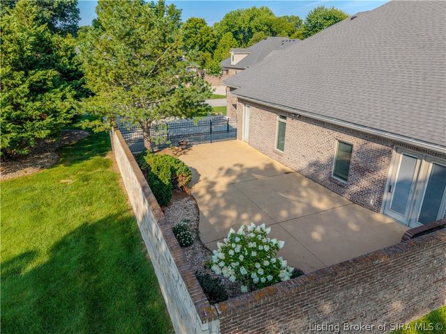 3707 Riverwalk Court, Jeffersonville, IN 47130