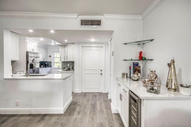 14823 Cumberland Drive 204 M, Delray Beach, FL 33446