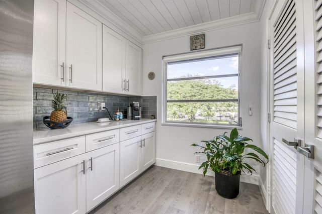 14823 Cumberland Drive 204 M, Delray Beach, FL 33446