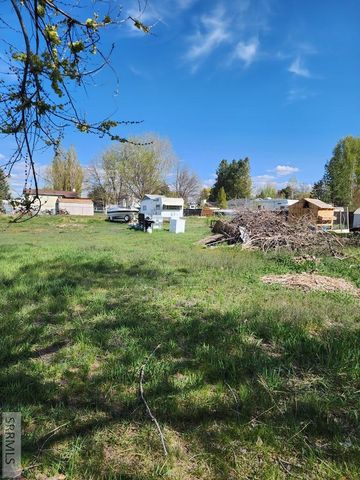 6864 N Orlinda Lane, Idaho Falls, ID 83401