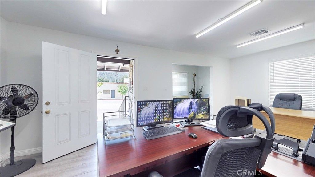 6851 Foothill Boulevard, Tujunga, CA 91042