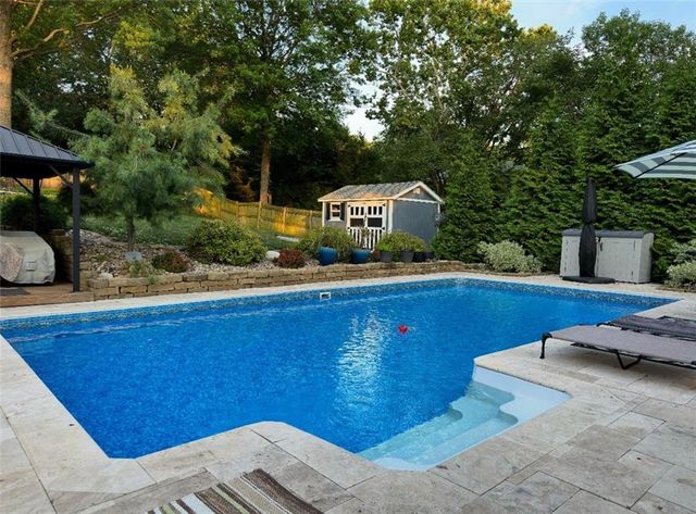 7401 NW Eastside Drive, Weatherby Lake, MO 64152