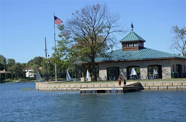 7401 NW Eastside Drive, Weatherby Lake, MO 64152