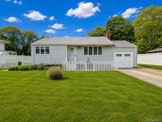 29 Sarah Drive, Lake Grove, NY 11755