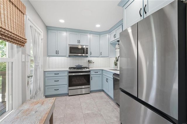 9908 Harrison Street, Kansas City, MO 64131