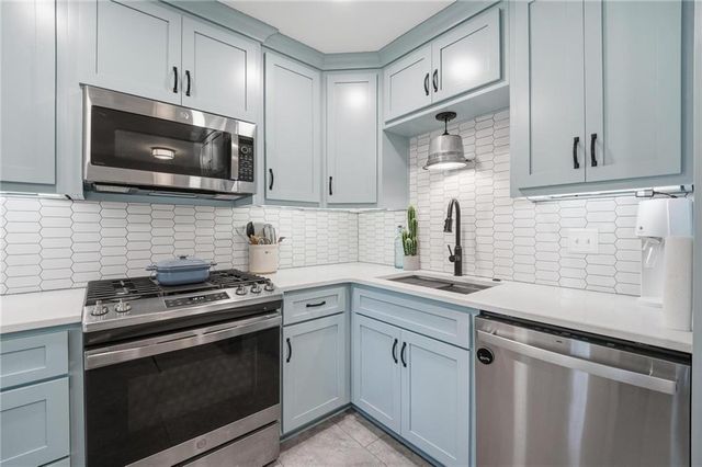 9908 Harrison Street, Kansas City, MO 64131