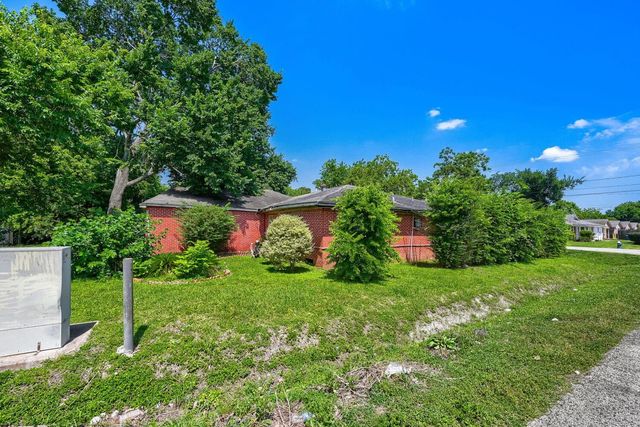 4538 Larkspur Street, Houston, TX 77051