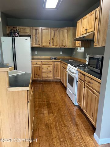 810 N Hilltop Drive, Palmer, AK 99645