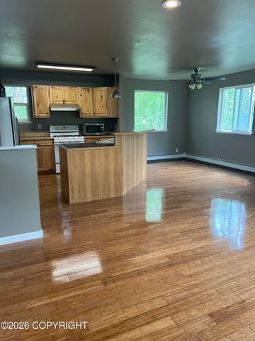 810 N Hilltop Drive, Palmer, AK 99645
