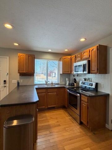 2546 N Grant Avenue, Springfield, MO 65803