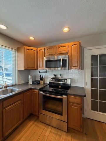 2546 N Grant Avenue, Springfield, MO 65803