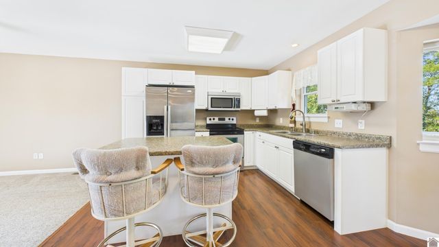 138 DEEPWOOD DRIVE, Murray, KY 42071