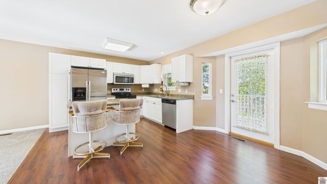 138 DEEPWOOD DRIVE, Murray, KY 42071