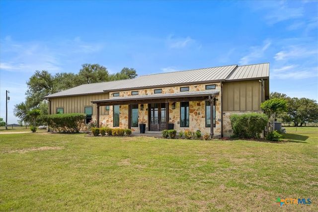 98 County Road 957b, Schulenburg, TX 78956